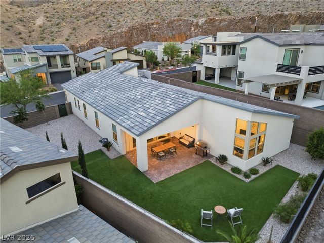 1917 Regal Bluff Drive, Henderson, NV 89052