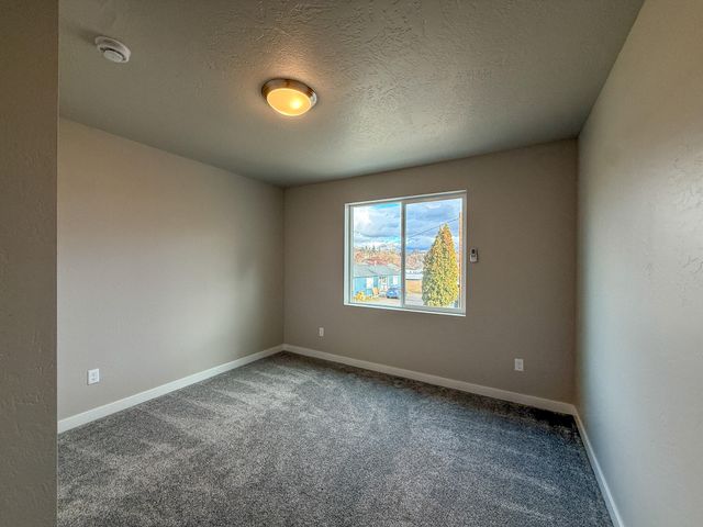 321 NE 6th Street, Prineville, OR 97754