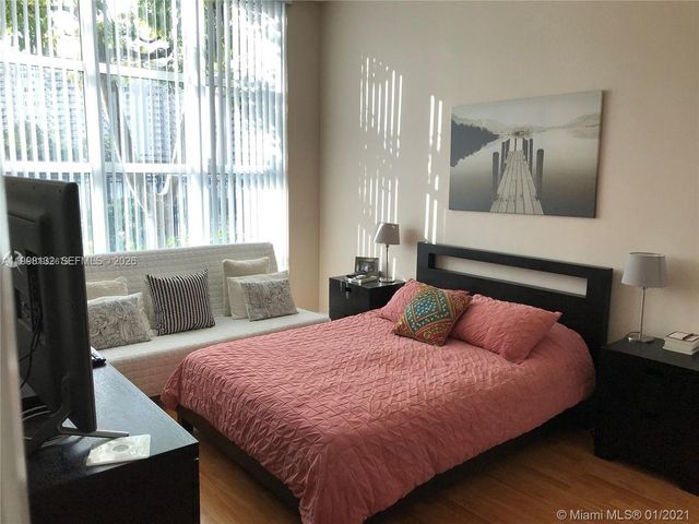 1945 S Ocean Dr M2, Hallandale Beach, FL 33009