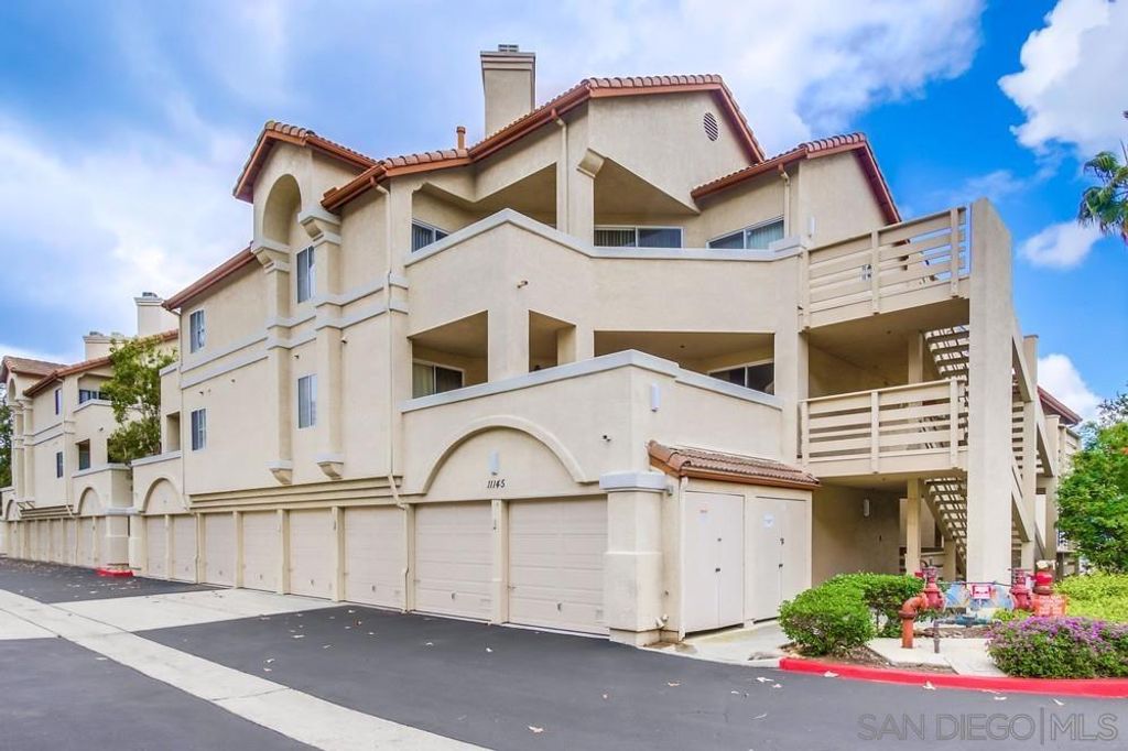 Image 2 of property listing at 11145 Affinity Ct 29, San Diego, CA 92131