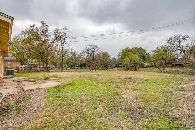 4315 Mackey Drive, North Richland Hills, TX 76180