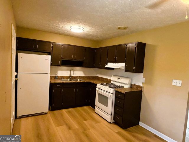 1345 Labelle Street, Jonesboro, GA 30238