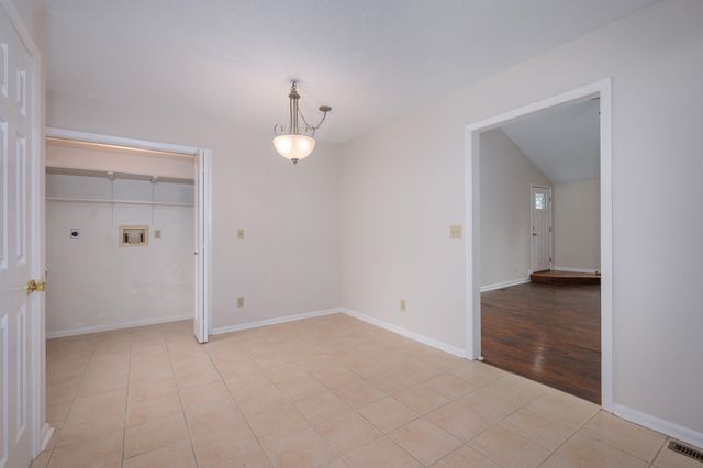 313 Hollywood Dr, Old Hickory, TN 37138