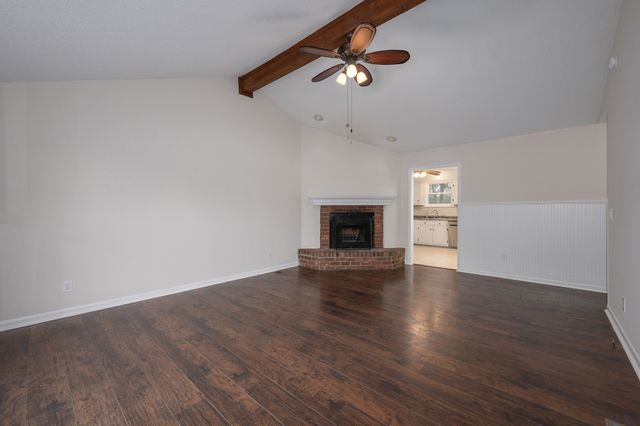 313 Hollywood Dr, Old Hickory, TN 37138