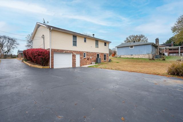 313 Hollywood Dr, Old Hickory, TN 37138