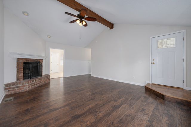 313 Hollywood Dr, Old Hickory, TN 37138