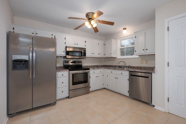 313 Hollywood Dr, Old Hickory, TN 37138