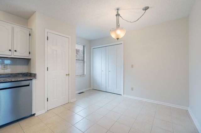 313 Hollywood Dr, Old Hickory, TN 37138