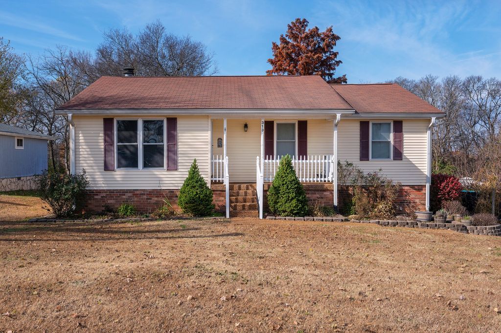 313 Hollywood Dr, Old Hickory, TN 37138