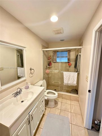 4801 NW 13th Ave, Deerfield Beach, FL 33064