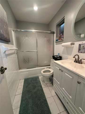 4801 NW 13th Ave, Deerfield Beach, FL 33064