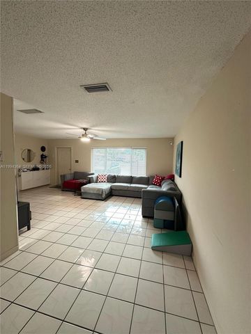 4801 NW 13th Ave, Deerfield Beach, FL 33064