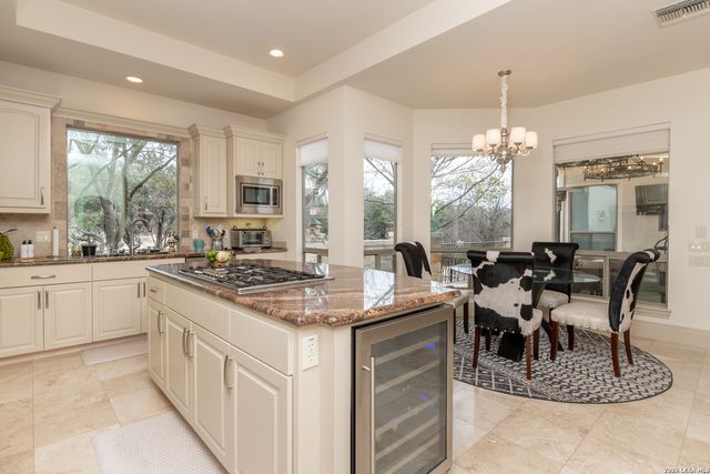72 ETON GREEN CIR, San Antonio, TX 78257