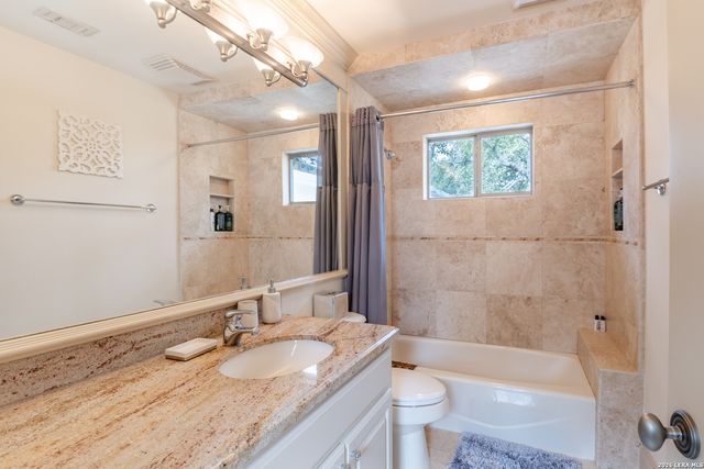 72 ETON GREEN CIR, San Antonio, TX 78257