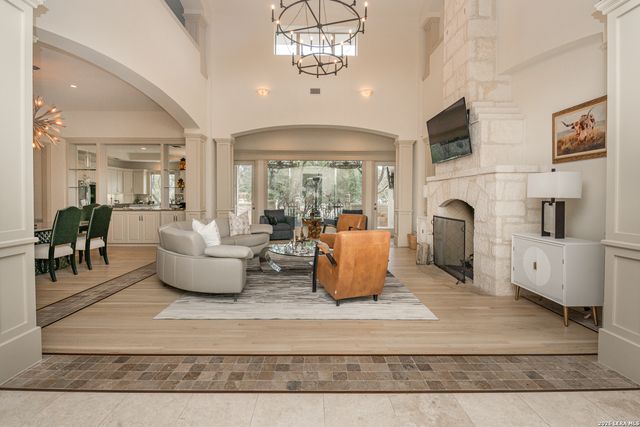 72 ETON GREEN CIR, San Antonio, TX 78257