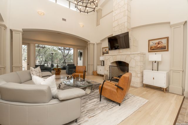 72 ETON GREEN CIR, San Antonio, TX 78257