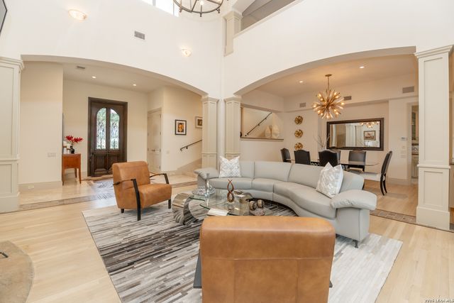 72 ETON GREEN CIR, San Antonio, TX 78257