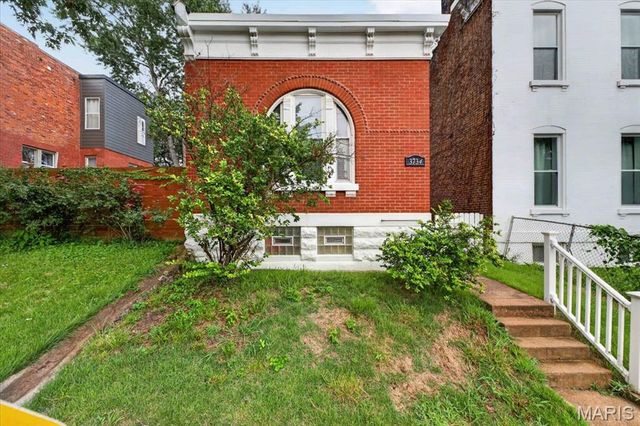 3734 Texas Avenue, St Louis, MO 63118