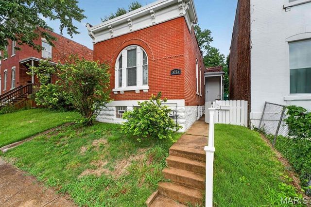 3734 Texas Avenue, St Louis, MO 63118
