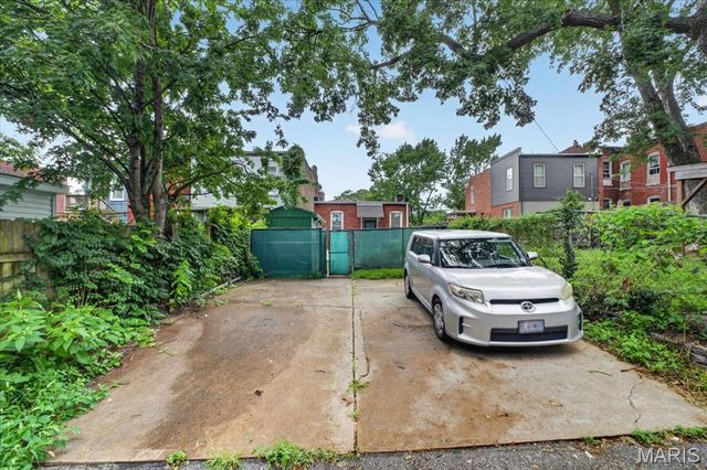 3734 Texas Avenue, St Louis, MO 63118