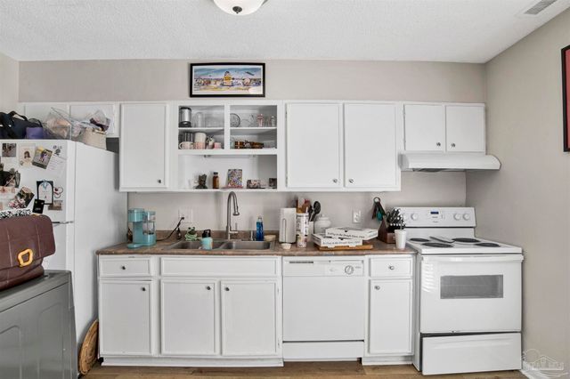 4730 Huron Dr, Pensacola, FL 32507