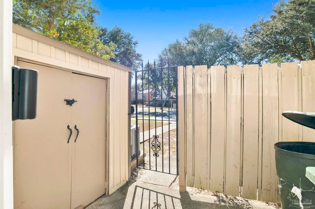 4730 Huron Dr, Pensacola, FL 32507