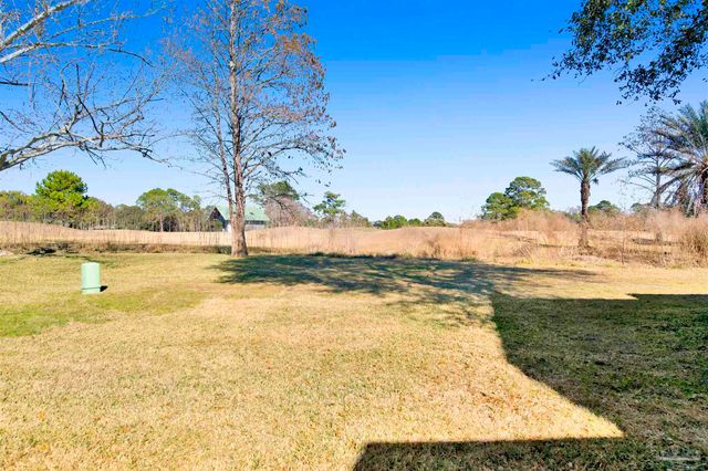 4730 Huron Dr, Pensacola, FL 32507