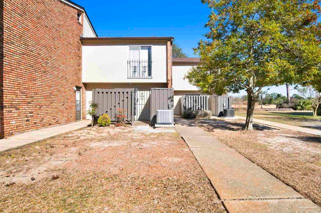 4730 Huron Dr, Pensacola, FL 32507