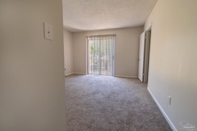 4730 Huron Dr, Pensacola, FL 32507