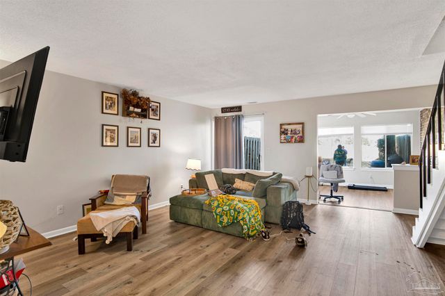 4730 Huron Dr, Pensacola, FL 32507