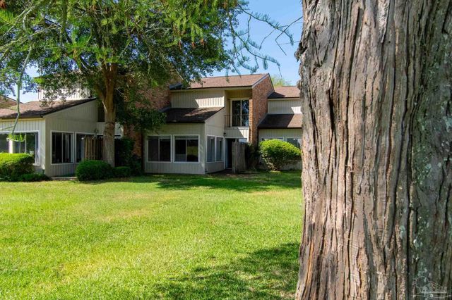 4730 Huron Dr, Pensacola, FL 32507