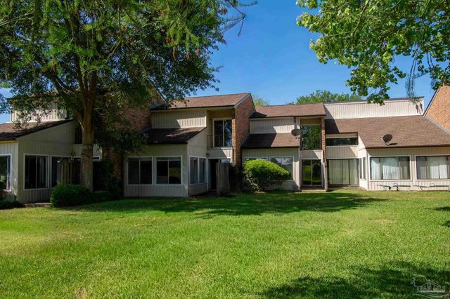 4730 Huron Dr, Pensacola, FL 32507