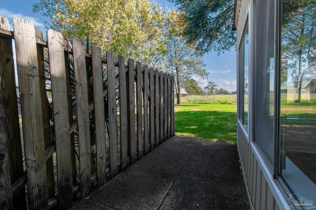4730 Huron Dr, Pensacola, FL 32507