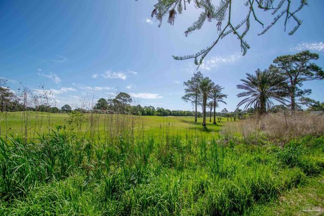 4730 Huron Dr, Pensacola, FL 32507