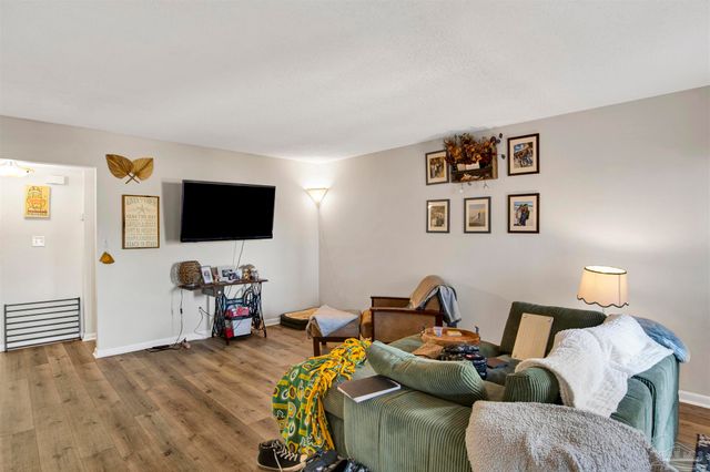 4730 Huron Dr, Pensacola, FL 32507