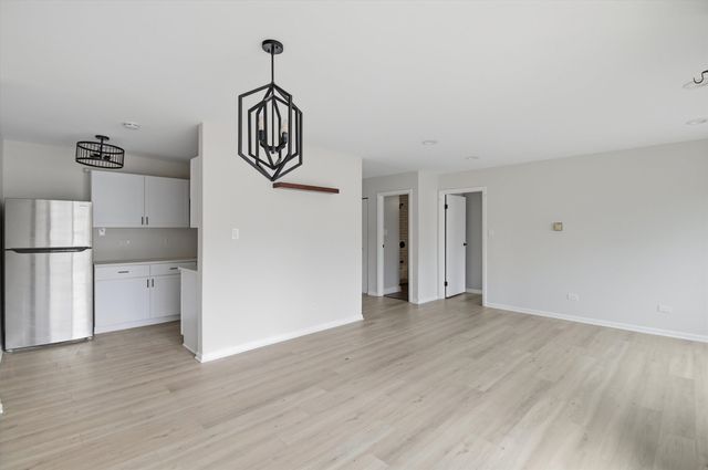 420 S HOME Avenue 107N, Oak Park, IL 60302