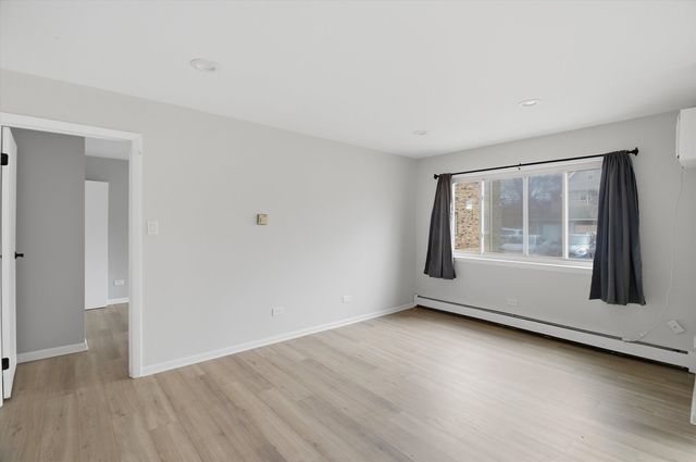 420 S HOME Avenue 107N, Oak Park, IL 60302