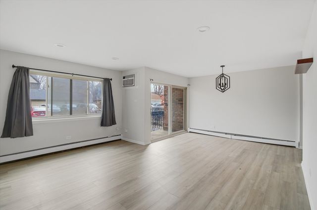 420 S HOME Avenue 107N, Oak Park, IL 60302