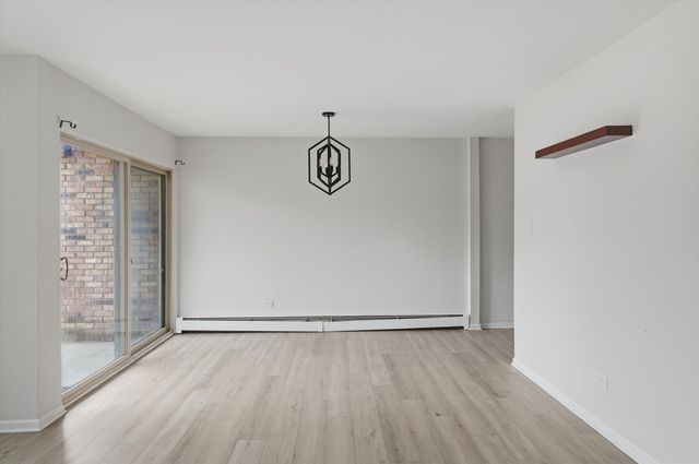 420 S HOME Avenue 107N, Oak Park, IL 60302