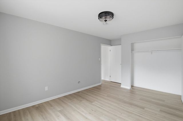 420 S HOME Avenue 107N, Oak Park, IL 60302