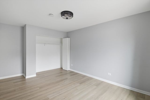 420 S HOME Avenue 107N, Oak Park, IL 60302