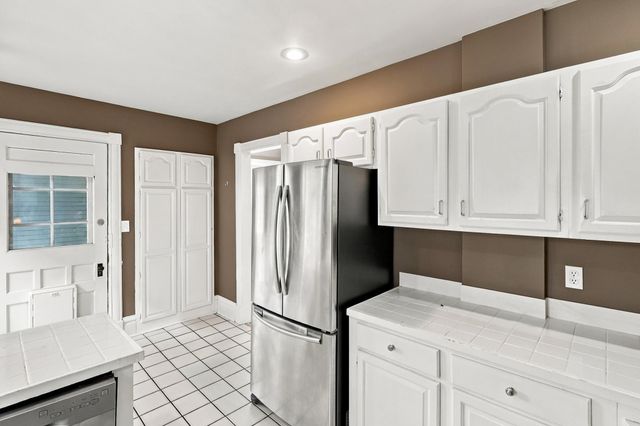 2220 Pleasant Avenue, Minneapolis, MN 55404