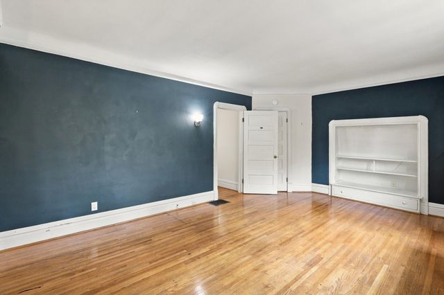 2220 Pleasant Avenue, Minneapolis, MN 55404