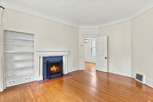 2220 Pleasant Avenue, Minneapolis, MN 55404