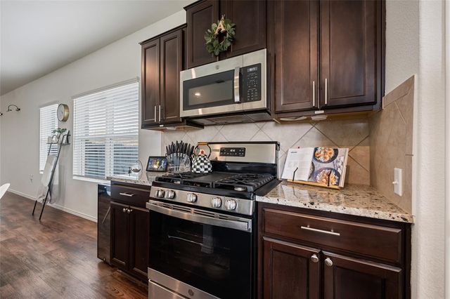 7304 Fall Ray DR, Del Valle, TX 78617