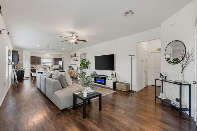 7304 Fall Ray DR, Del Valle, TX 78617