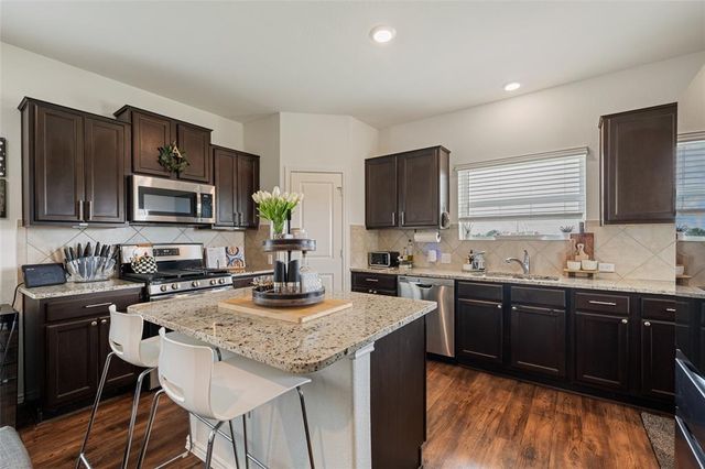 7304 Fall Ray DR, Del Valle, TX 78617
