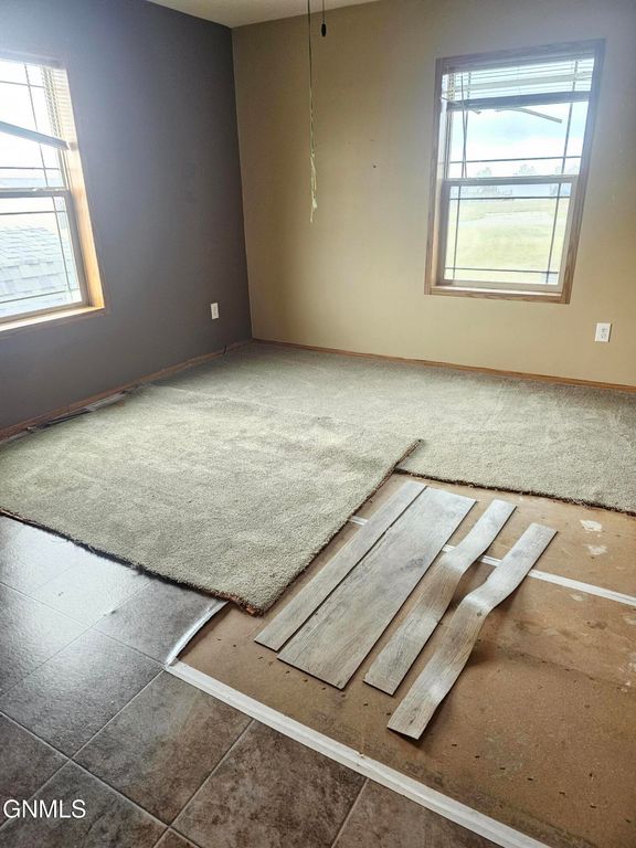 2207 38th Street W, Williston, ND 58801 photo 14