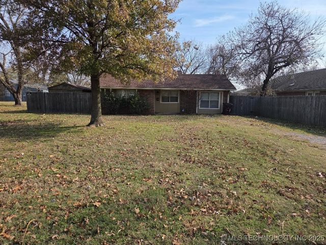 109 S E Street, Eufaula, OK 74432