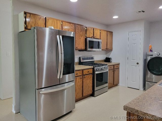 109 S E Street, Eufaula, OK 74432